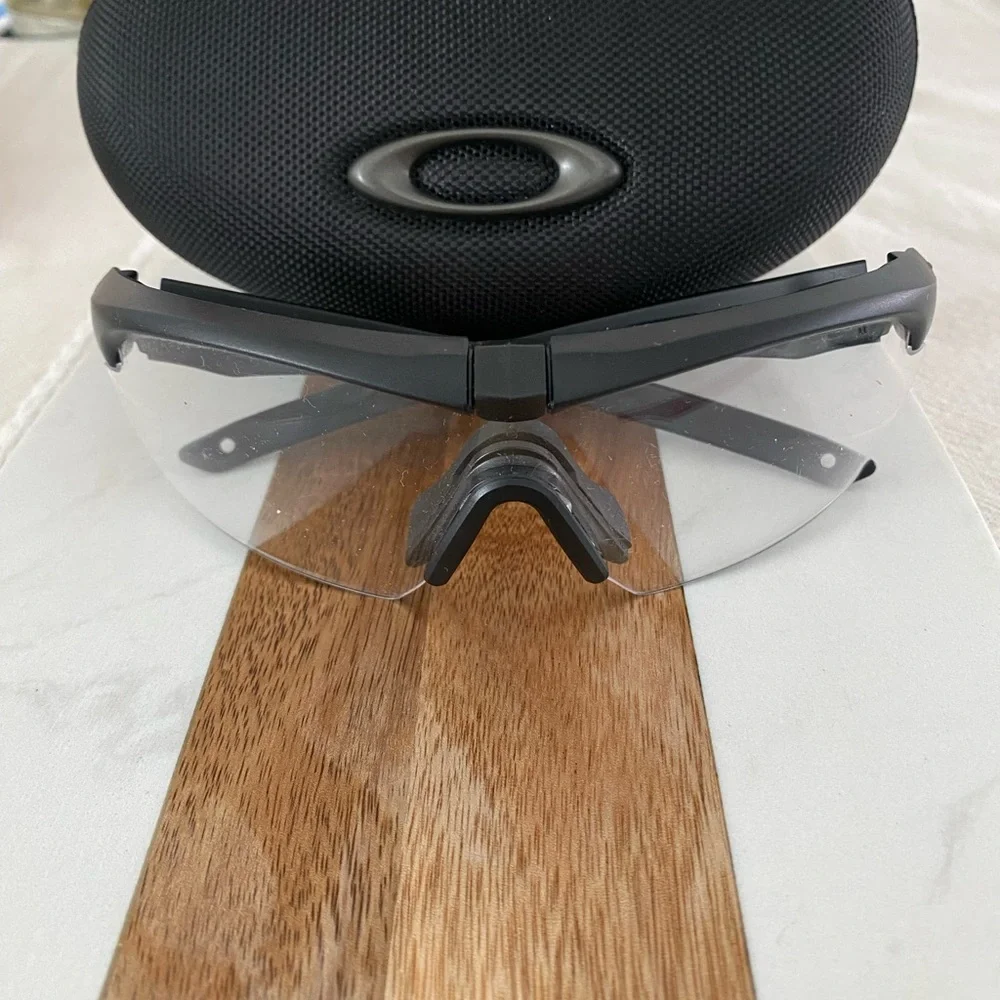 ESS Black and Gray VR Glasses with Case